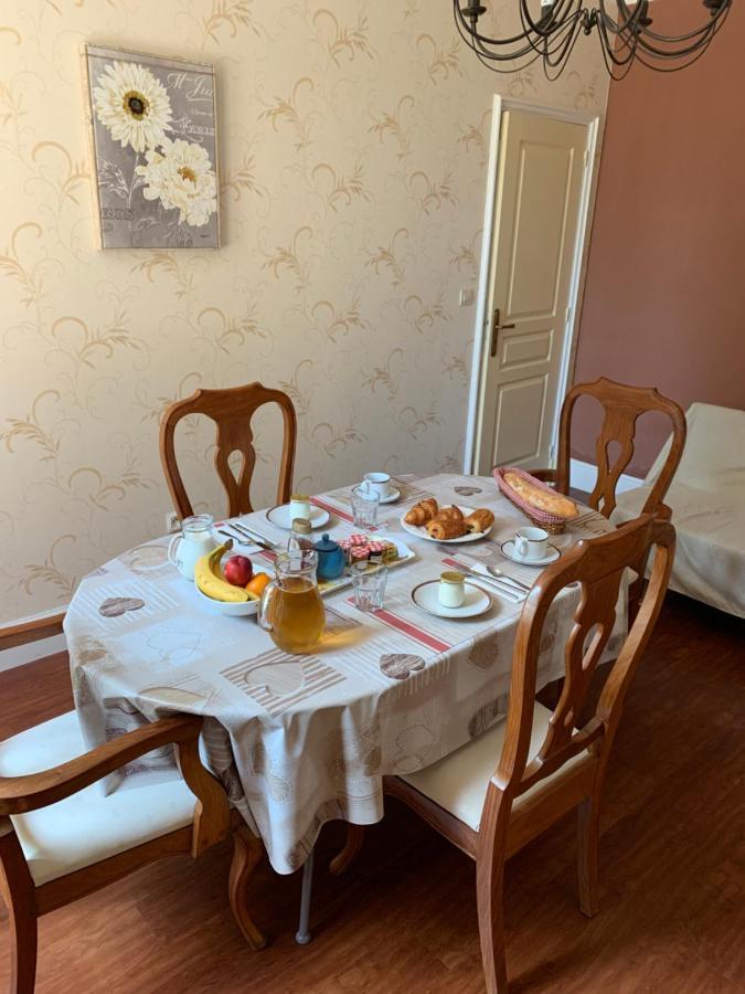 Le Pontet Bed and Breakfast Miramont-de-Guyenne Exteriör bild