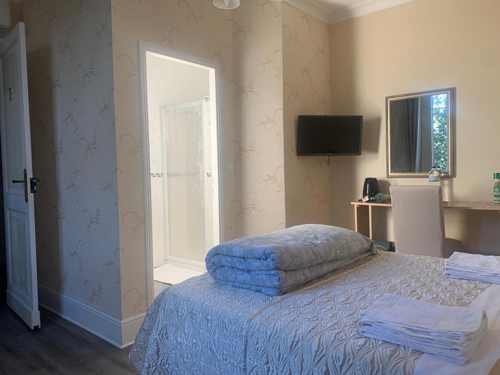 Le Pontet Bed and Breakfast Miramont-de-Guyenne Exteriör bild
