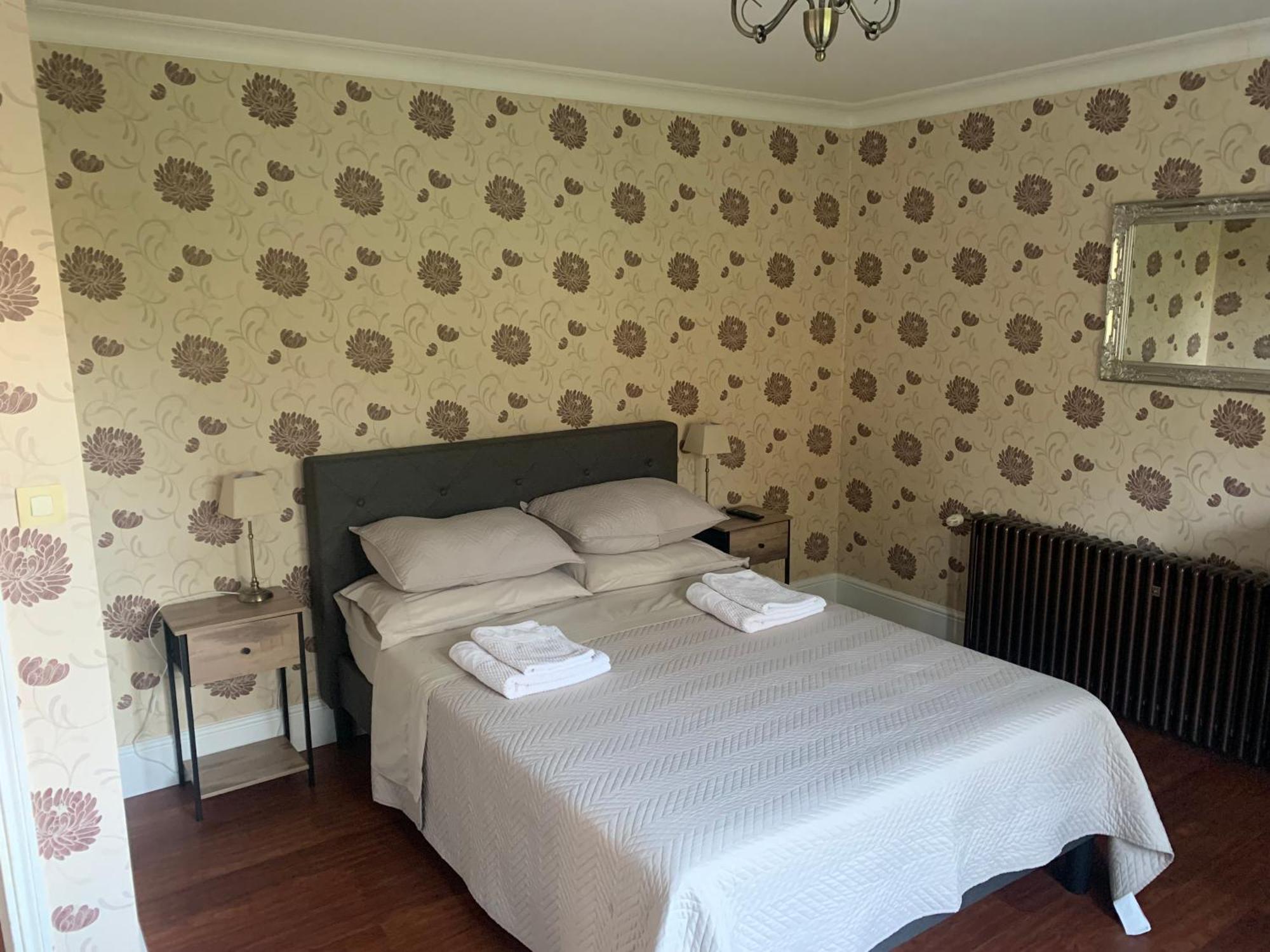 Le Pontet Bed and Breakfast Miramont-de-Guyenne Exteriör bild