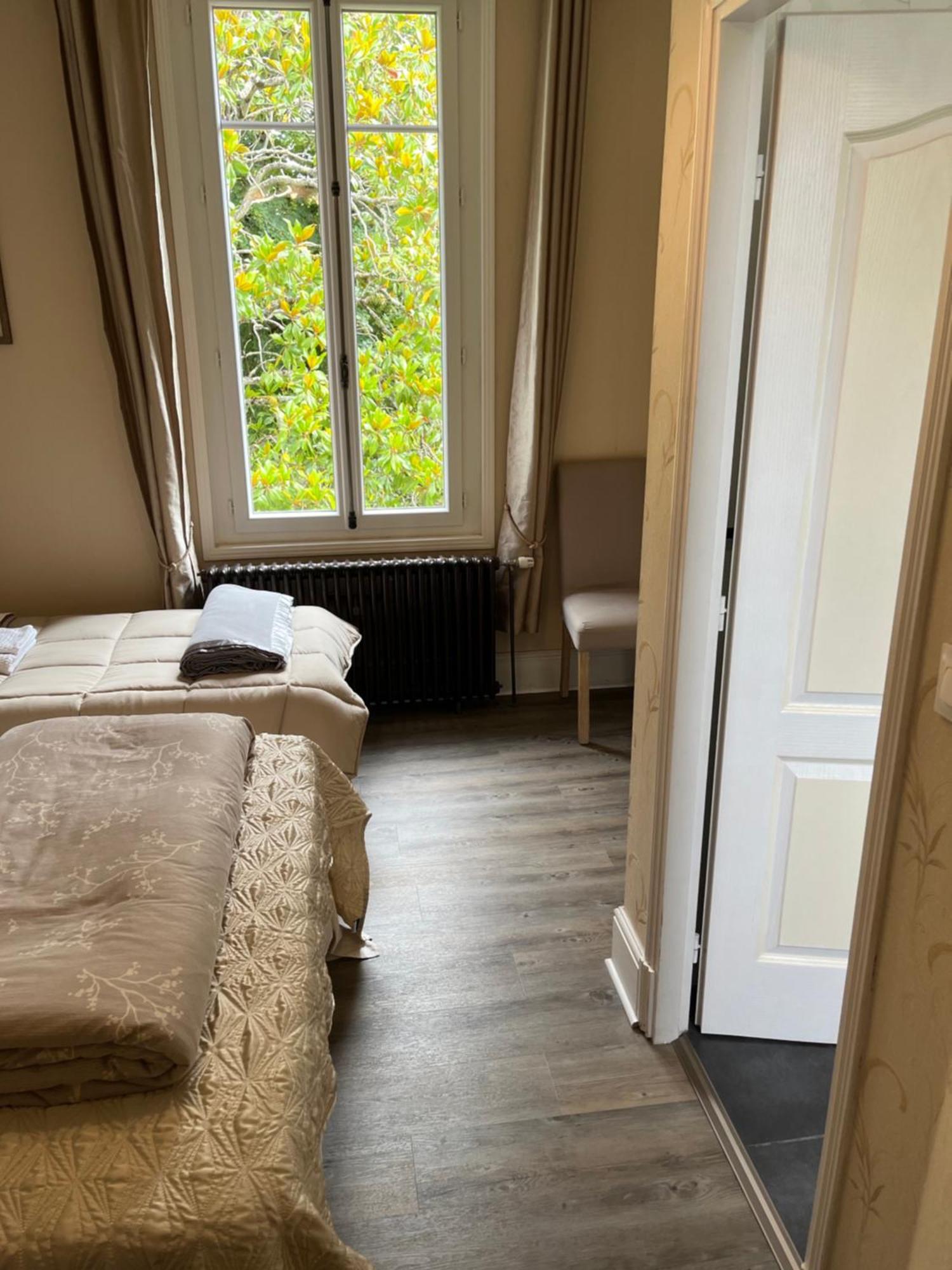 Le Pontet Bed and Breakfast Miramont-de-Guyenne Exteriör bild