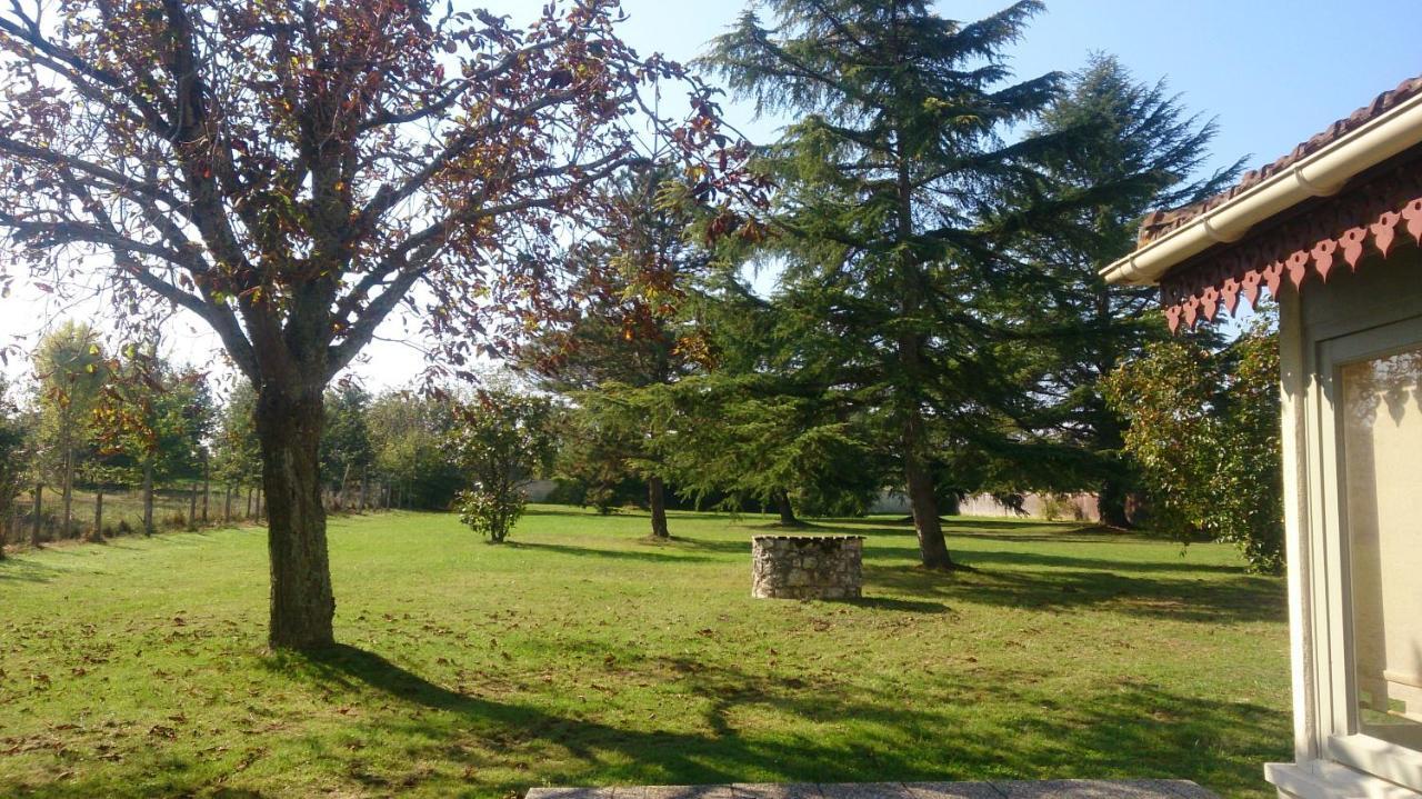Le Pontet Bed and Breakfast Miramont-de-Guyenne Exteriör bild